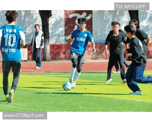 内蒙古小草足球队奋勇拼搏展现青春风采助力地方足球发展新篇章